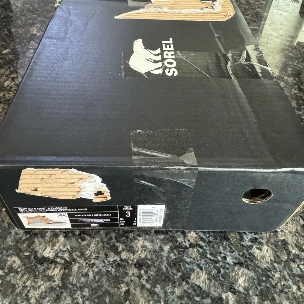 NEW SOREL Youth Size 3 Sorel Out N About IV Classic Waterproof Boots Winter Snow